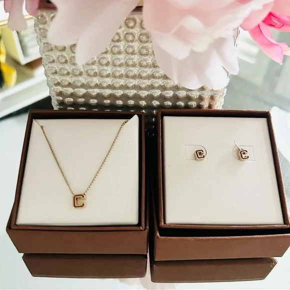 Coach Vintage C Gold Necklace and Earrings Set - Picture 9 of 9